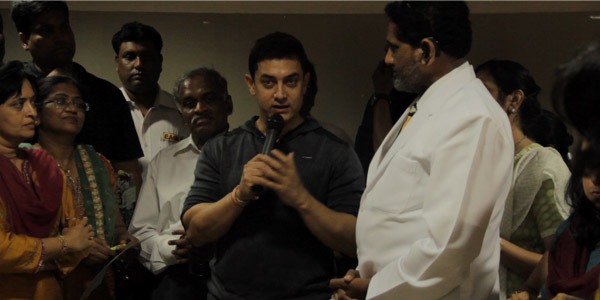 Aamir Khan visits the R.N. Cooper Hospital in Mumbai